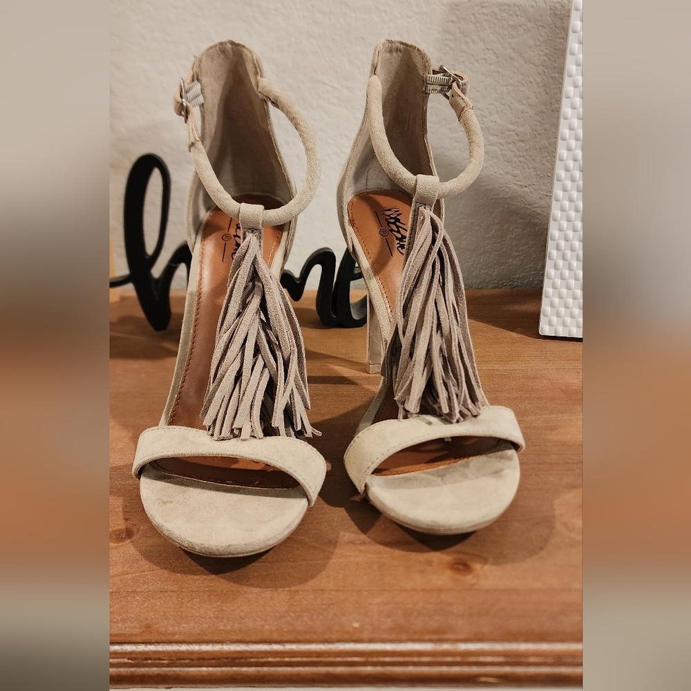 MOSSIMO Suede Fringe High Heels NEW 6